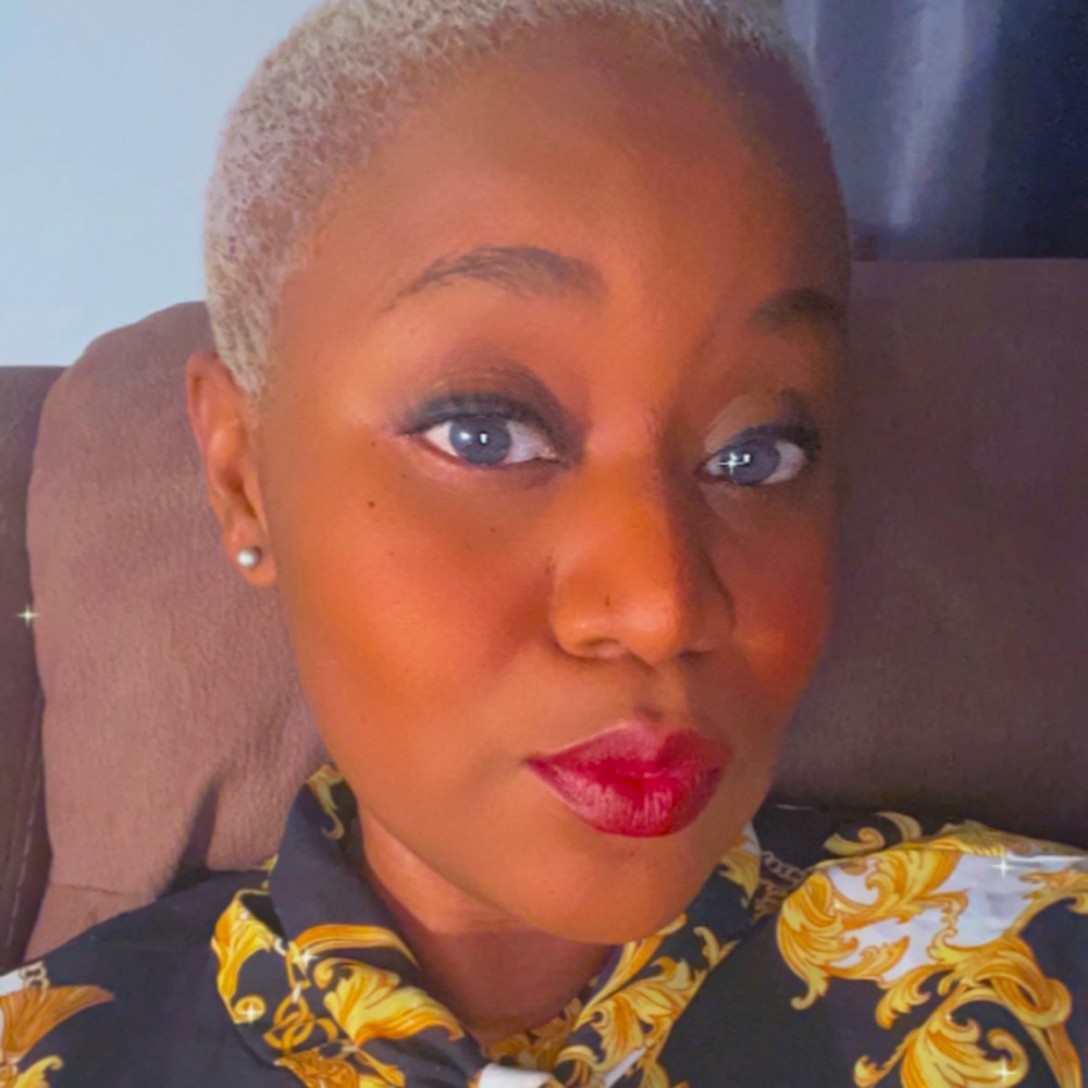 Meet your Posher, Simone